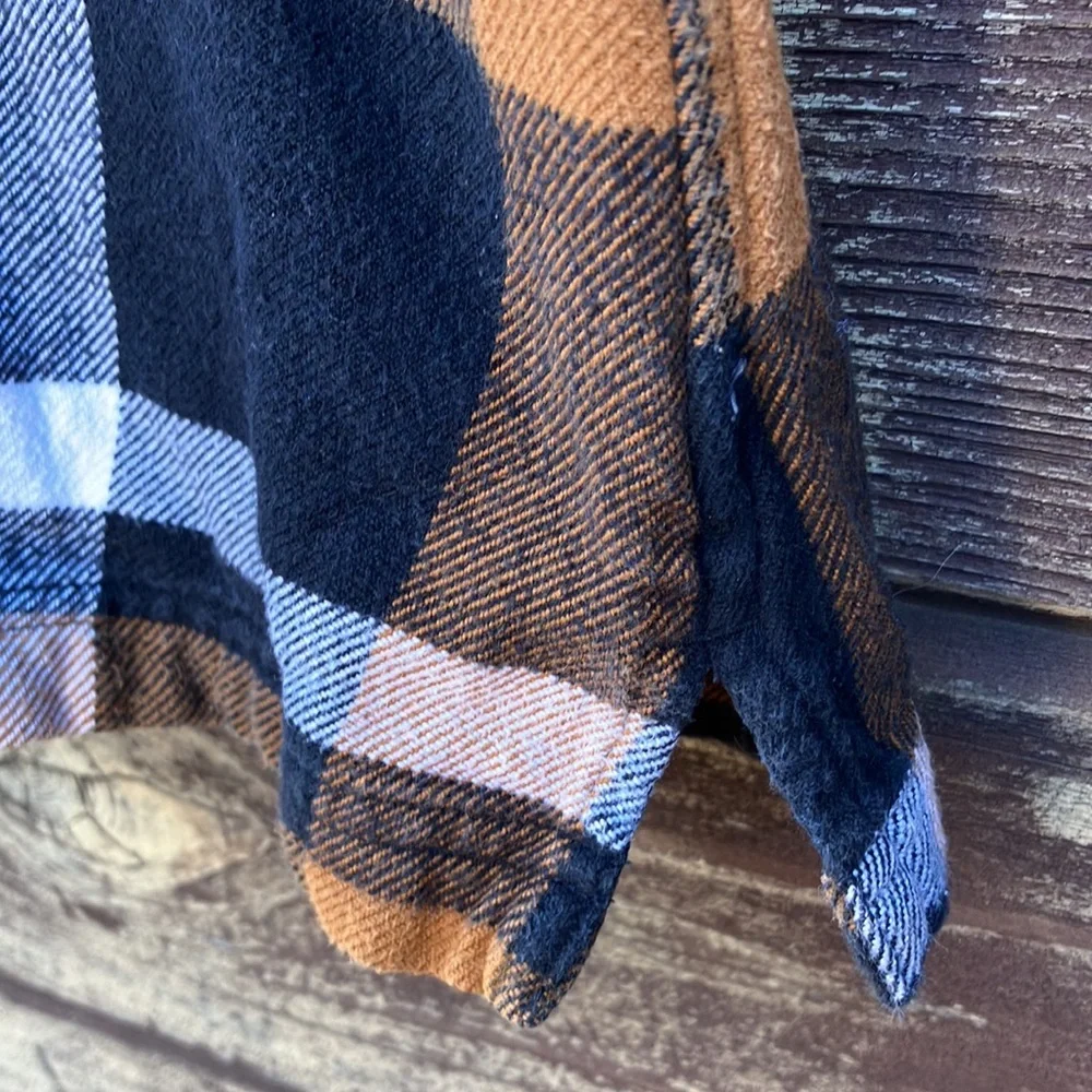 Patagonia Organic Flannel - Picture 5 of 12